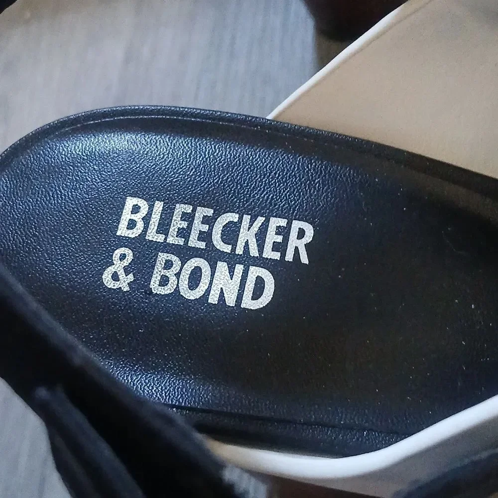 Bleeker & Bond Jamie White Black Platform Sandals 4.25
